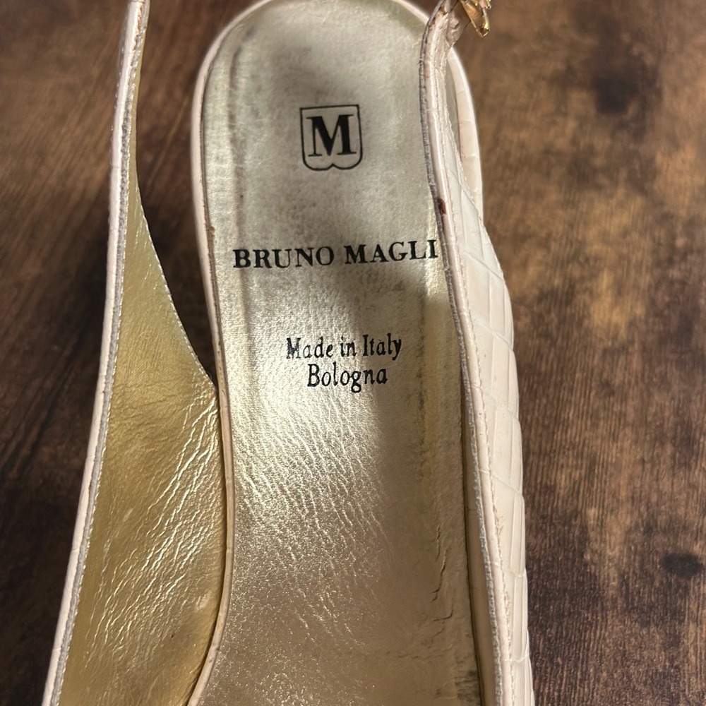 Vintage Bruno Magli kitten heels size 8 croc detail - Picture 5 of 9